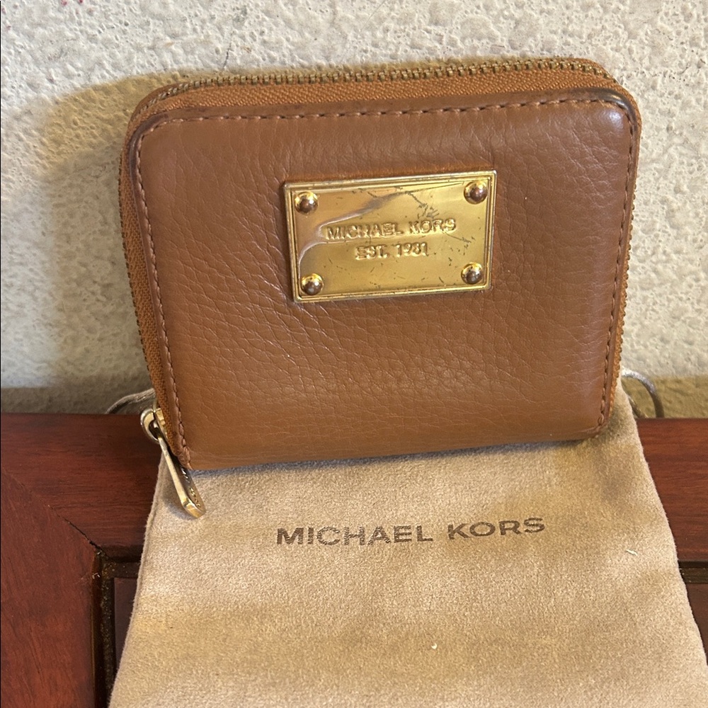 Michael Kors Brown Leather Zip Card Wallet with Gold Plaque